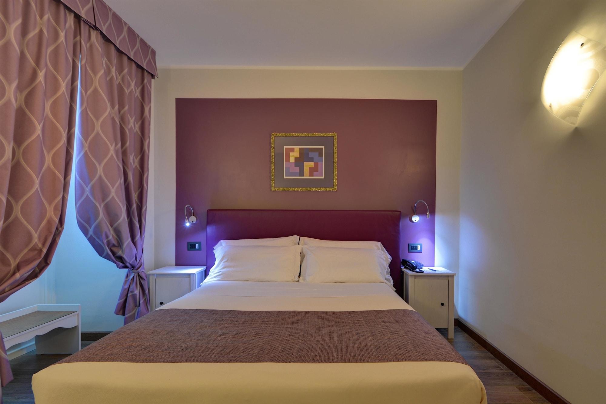 Western Genio Hotel 3*