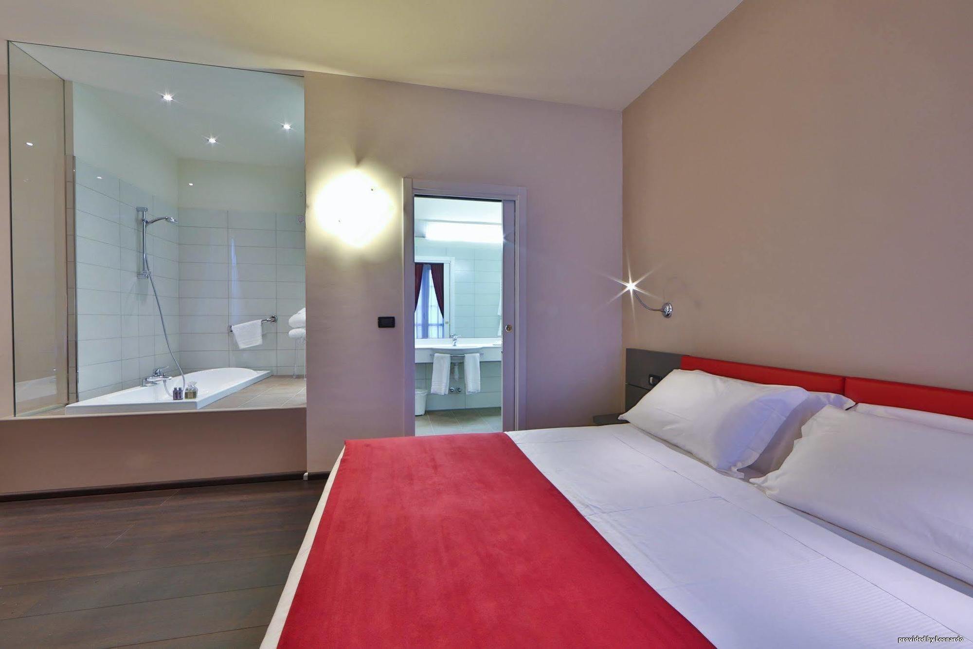 Western Genio 3* Torino